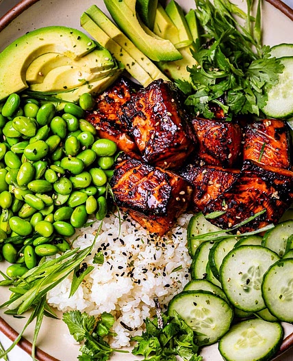 Honey Sriracha Salmon Bowls Recipe