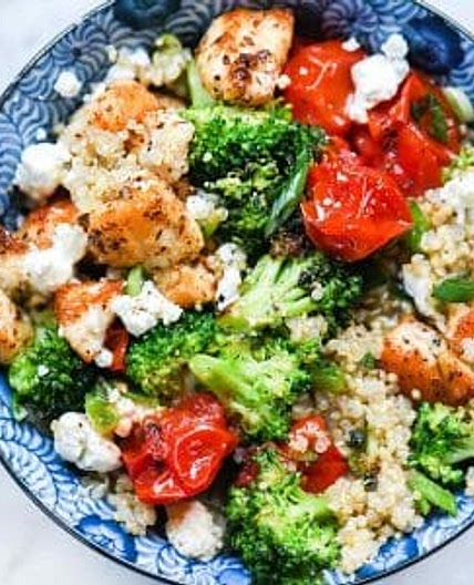 Mediterranean Chicken Quinoa Bowl with Broccoli and Tomato