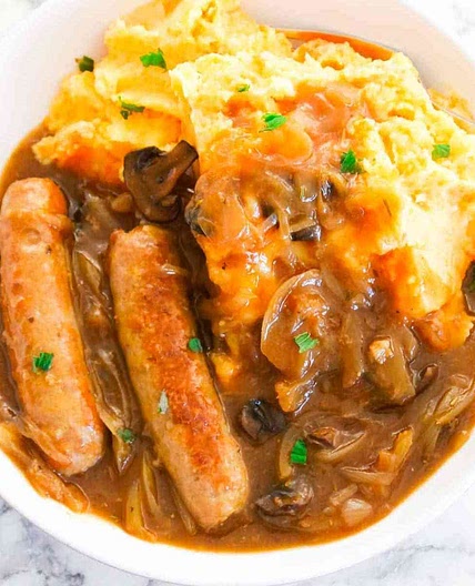 Sausages in Onion Gravy {Slow Cooker Recipe}