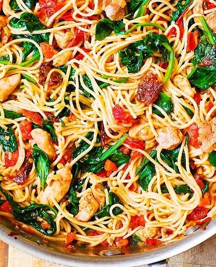 Tomato Spinach Chicken Spaghetti