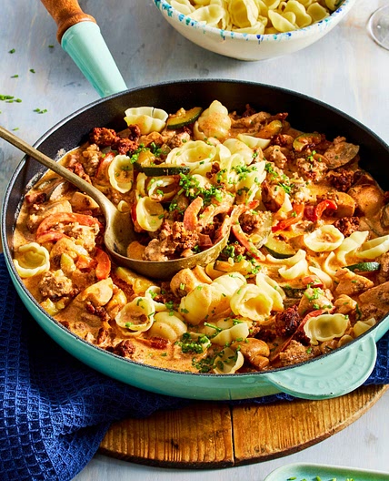 Hack-Pilzrahm-Pfanne mit Nudeln