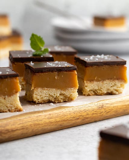 Peppermint Crisp Caramel Slice