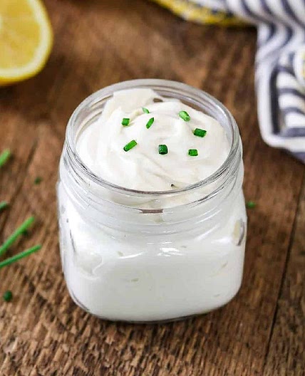 5-Ingredient Vegan Sour Cream