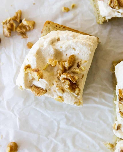 30-Min Fluffy & Moist Banana Oat Flour Cake