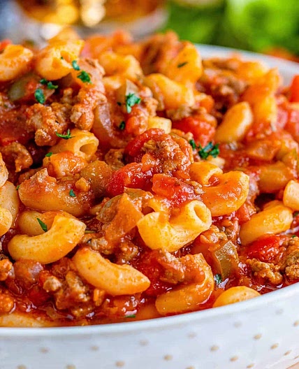 Crock Pot American Goulash (+Video)