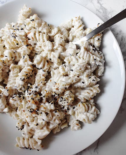 Everything Bagel Macaroni & Cheese ~ A Simple and Comforting Dish (with Lightened-Up Option!)
