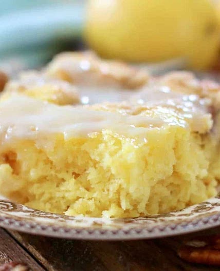 Pineapple Crumb Cake (+Video)