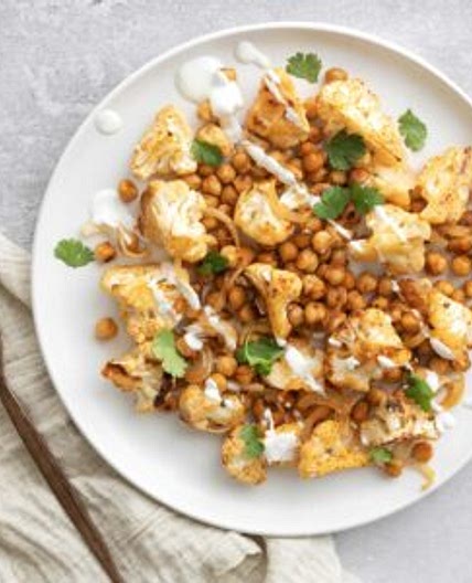 Chou-fleur et pois chiches rôtis à l’harissa