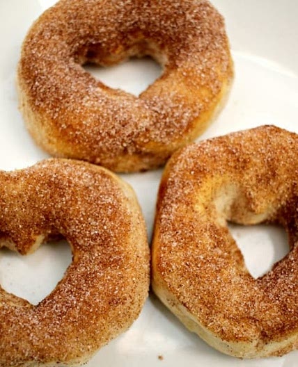 5-Minute Air Fryer Donut Recipe (With Cinnamon and Sugar Topping)