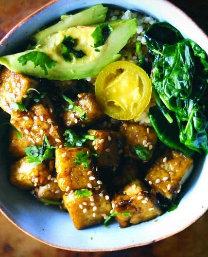 Sweet and Spicy Green Tofu Quinoa Bowl Recipe