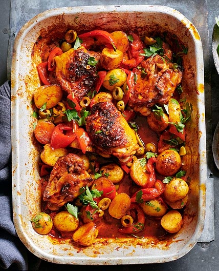 Spanish chicken traybake