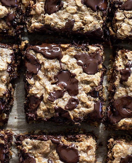 CHOCOLATE CHIP BANANA BREAD OATMEAL BARS (VEGAN)