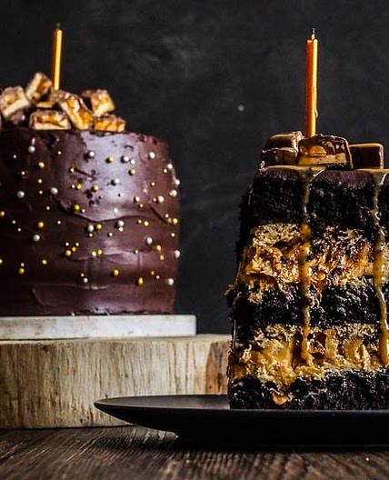 Snickers Cake Vegan