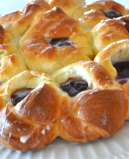 Pull-Apart Easter Blossom Bread