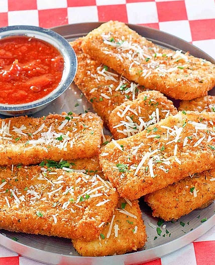 TGI Friday's Mozzarella Sticks Recipe - Crispy Cheese Sticks