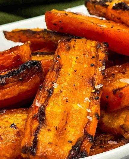 Maple roasted air fryer carrots: