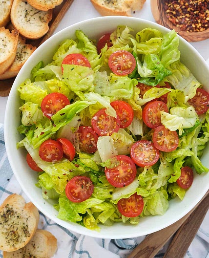 Lettuce salad with Italian dressing