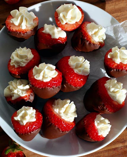 Chocolate Covered Cheesecake Strawberries