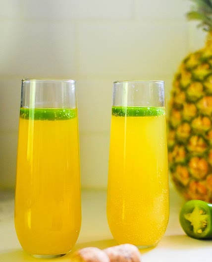 Sweet & Spicy Pineapple Jalapeño Mimosas