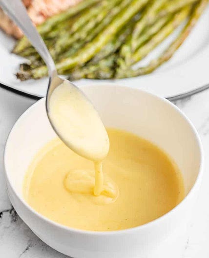 Easy Hollandaise Sauce