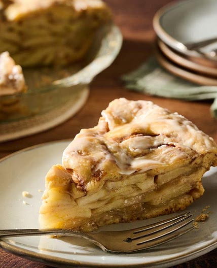 Cinnamon Roll Apple Pie