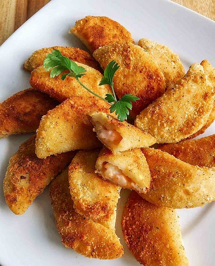 Portuguese Shrimp Turnovers ~ Rissóis de Camarão