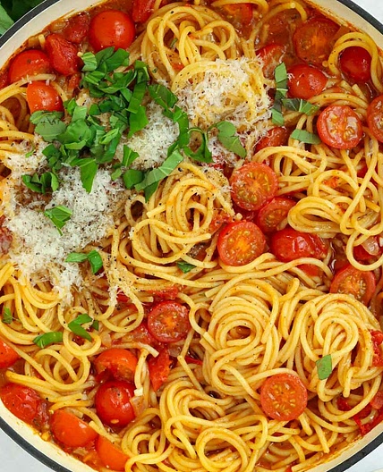 Tomato Pasta {Easiest Ever One Pan Spaghetti}