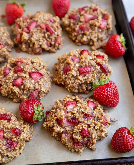 Healthy Strawberry Oatmeal Cookies