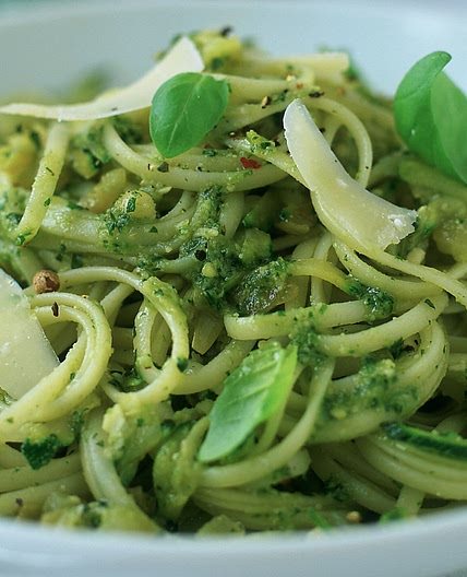 Courgette and pesto pasta recipe