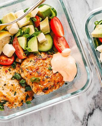 Garlic Herb Chicken Meal Prep Patties & Veggie Salad
