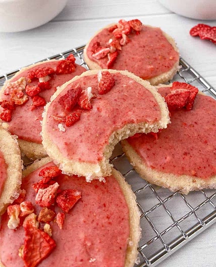 Strawberry Shortbread Cookies