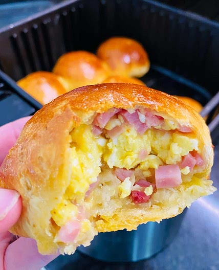 Air Fryer Breakfast Biscuit Bombs