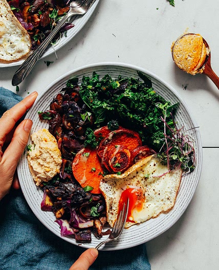 The Simple But Good Breakfast Bowl (20 minutes!)