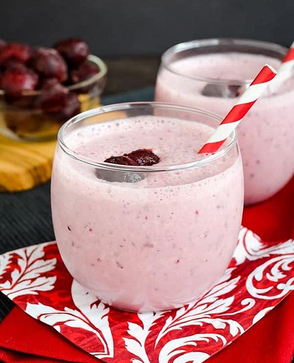 Skinny Cherry Banana Smoothie