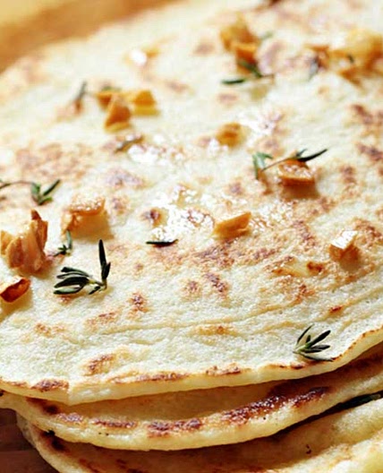 Paleo Garlic Naan Bread (Quick and Easy Recipe)