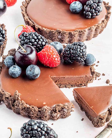 Mini Chocolate Pies with Oreo Crust