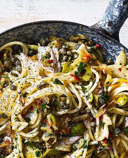 Mackerel, fennel and olive spaghetti