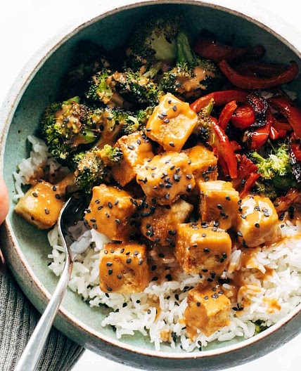 Spicy Peanut Tofu Bowls