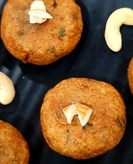 ड्राई फ्रूट कचौड़ी (Dry Fruit Kachori recipe in Hindi)