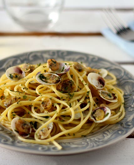 Spaghetti aglio, olio, peperoncino e vongole