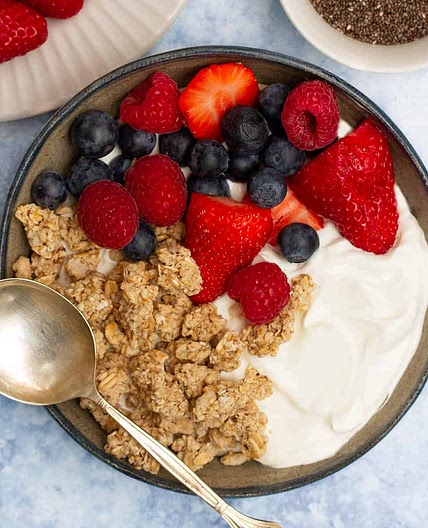 Yogurt Granola Breakfast Bowl