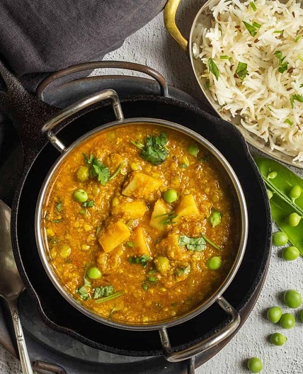 Matar Nimona | Green Peas and Potato Curry
