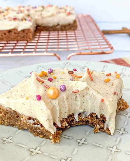 Cinnamon Roll Bars