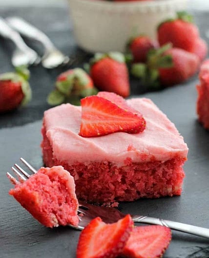 Favorite Strawberry Cake