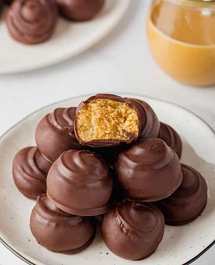 Healthy Peanut Butter Balls (vegan, gluten-free)