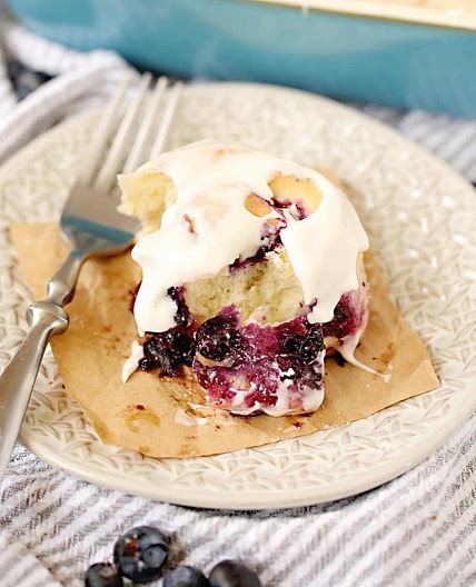 Blueberry Cinnamon Rolls - Oh So Good