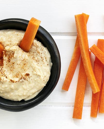 Carrots with Hummus