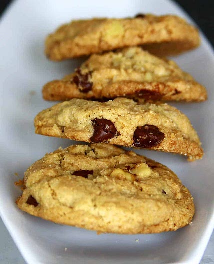 Oats & Brown Rice Flour Chocolate Chip Cookies