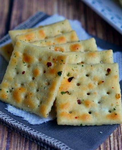{Easy} Spicy Ranch Crackers