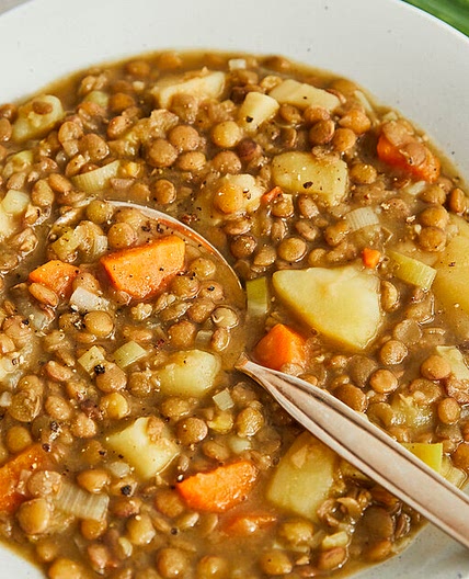 Vegetarischer Linseneintopf – SO lecker & einfach